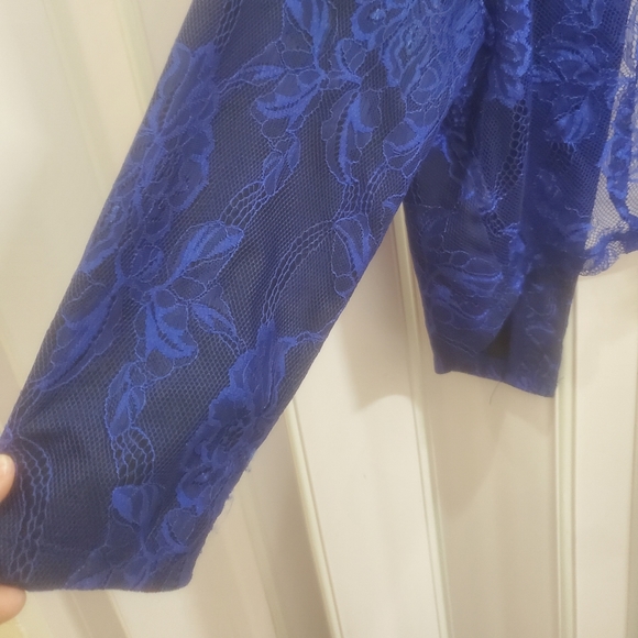 Blue & black lacy crop top cardigan with black lining in front and sleeves! - Picture 2 of 7